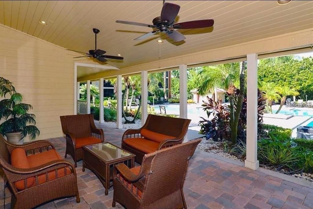 Active With Contract: $1,200 (1 beds, 1 baths, 616 Square Feet)