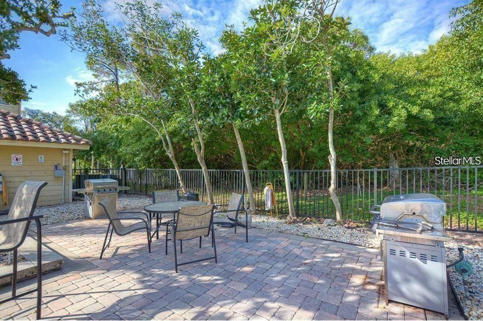 Active With Contract: $1,200 (1 beds, 1 baths, 616 Square Feet)