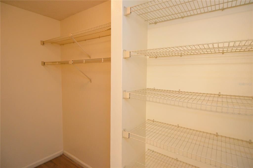 Active With Contract: $1,200 (1 beds, 1 baths, 616 Square Feet)