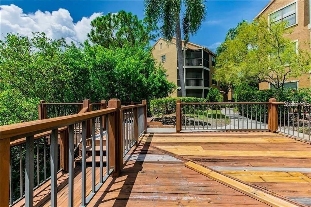 Active With Contract: $1,200 (1 beds, 1 baths, 616 Square Feet)