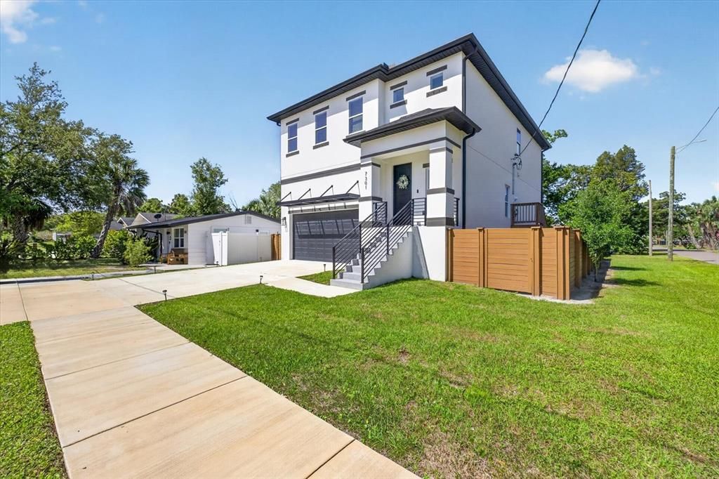 Activo con contrato: $730,000 (4 camas, 3 baños, 2652 Pies cuadrados)
