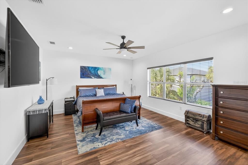 Activo con contrato: $730,000 (4 camas, 3 baños, 2652 Pies cuadrados)