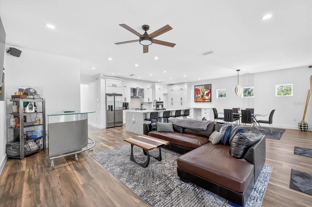 Activo con contrato: $730,000 (4 camas, 3 baños, 2652 Pies cuadrados)