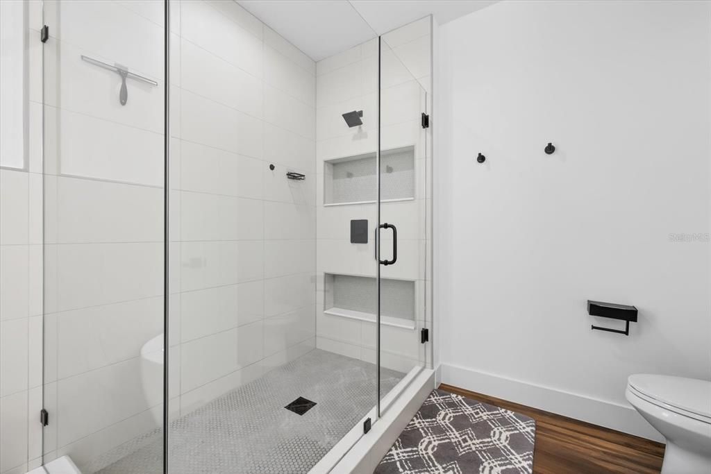 Activo con contrato: $730,000 (4 camas, 3 baños, 2652 Pies cuadrados)
