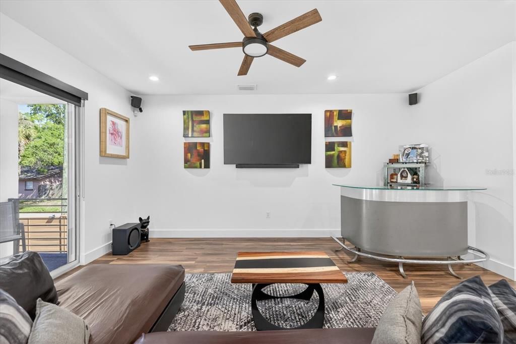 Activo con contrato: $730,000 (4 camas, 3 baños, 2652 Pies cuadrados)