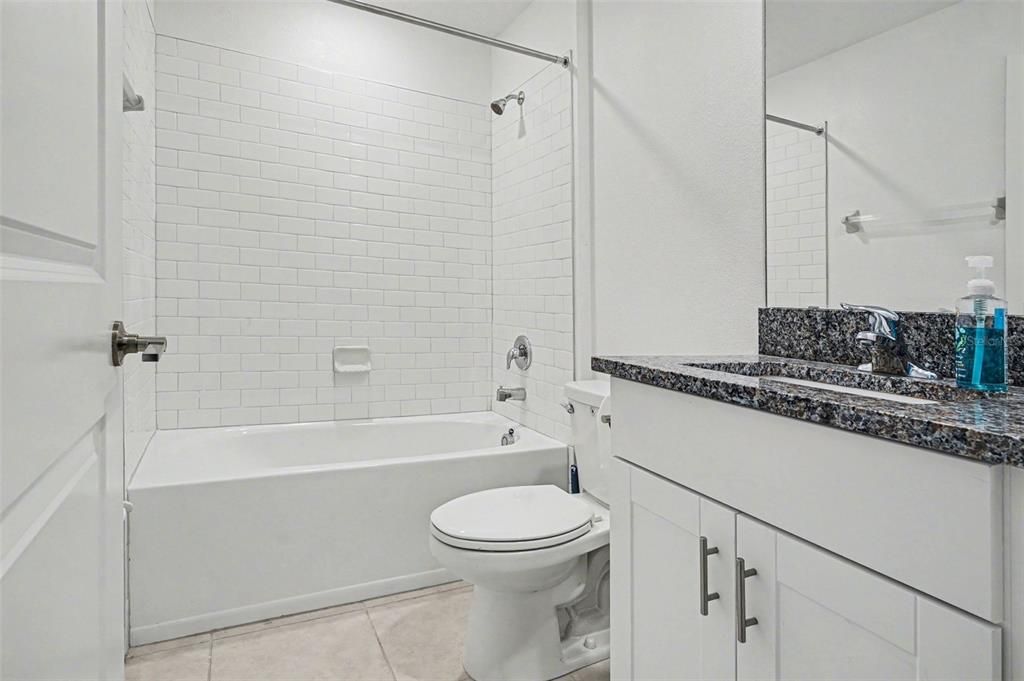 На продажу: $295,000 (3 спален, 2 ванн, 1561 Квадратных фут)