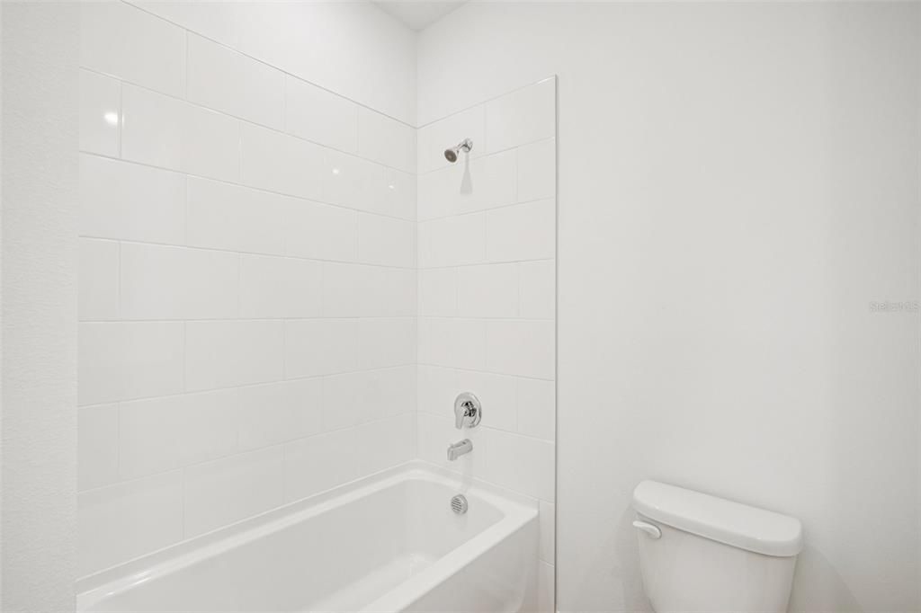 На продажу: $454,900 (5 спален, 3 ванн, 2490 Квадратных фут)