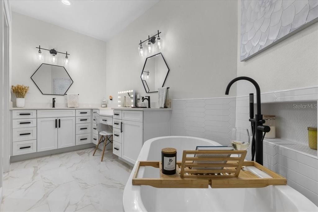 На продажу: $599,999 (4 спален, 3 ванн, 3027 Квадратных фут)