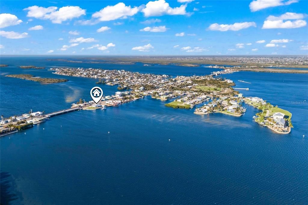 En Venta: $899,900 (0.27 acres)