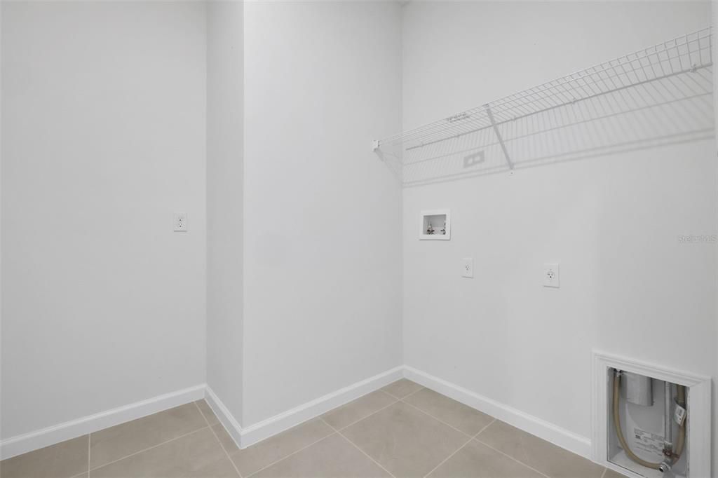 Active With Contract: $459,990 (3 beds, 2 baths, 2211 Square Feet)
