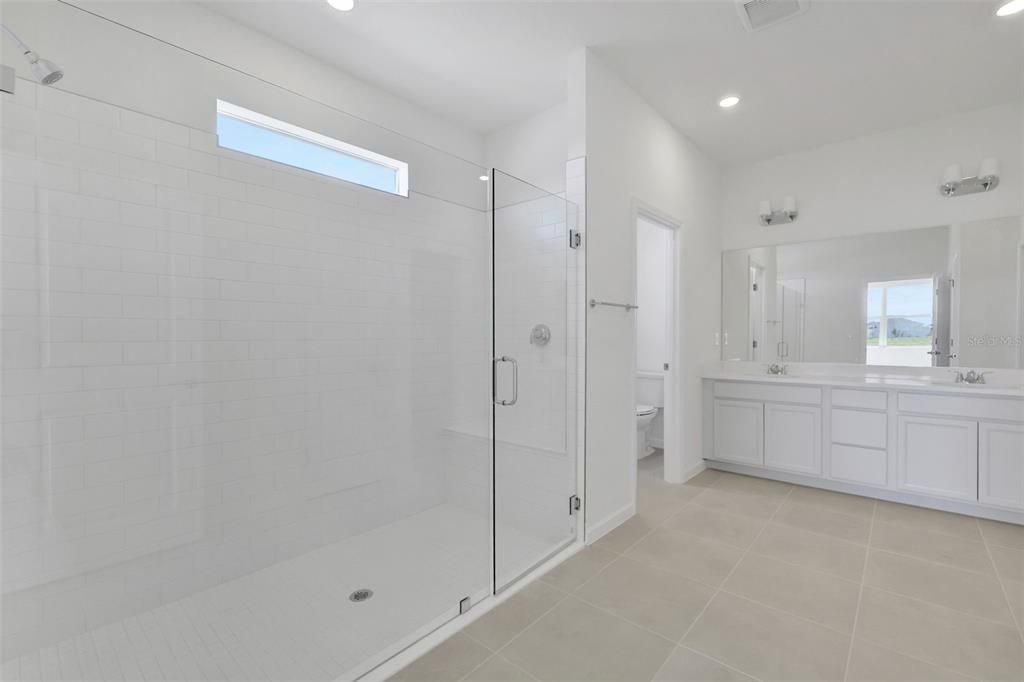 Active With Contract: $459,990 (3 beds, 2 baths, 2211 Square Feet)
