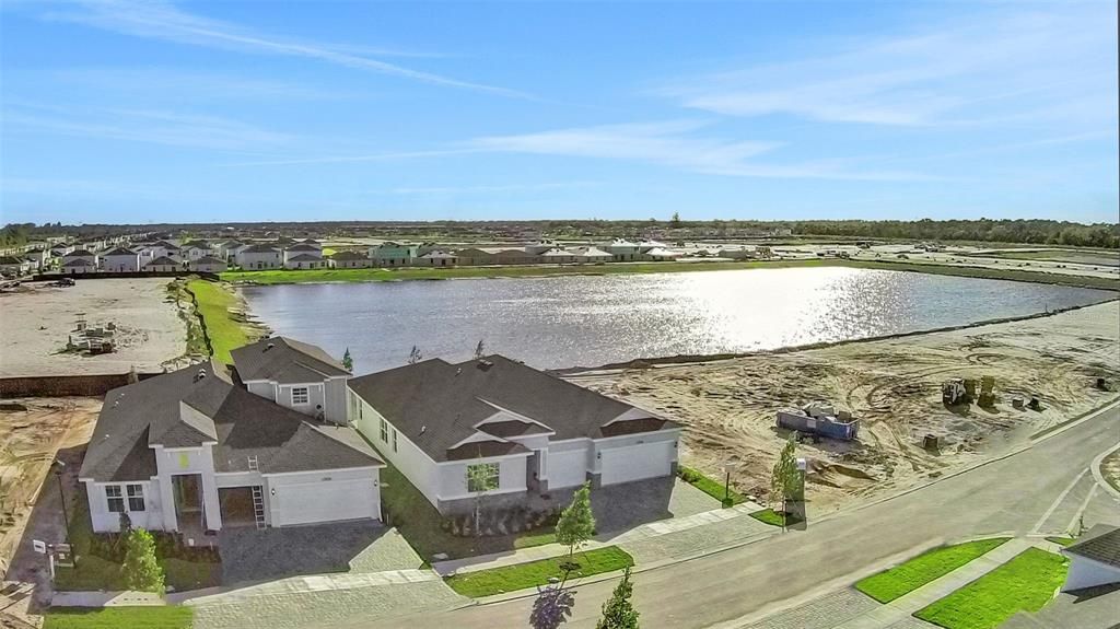 Active With Contract: $459,990 (3 beds, 2 baths, 2211 Square Feet)