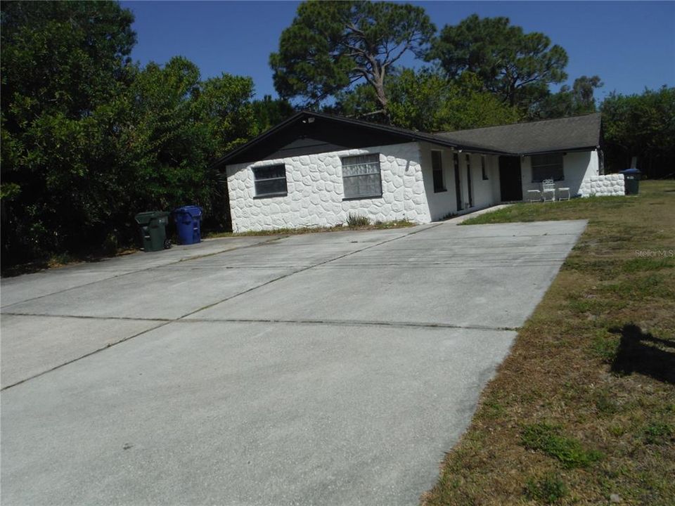 For Sale: $419,000 (5 beds, 0 baths, 1718 Square Feet)