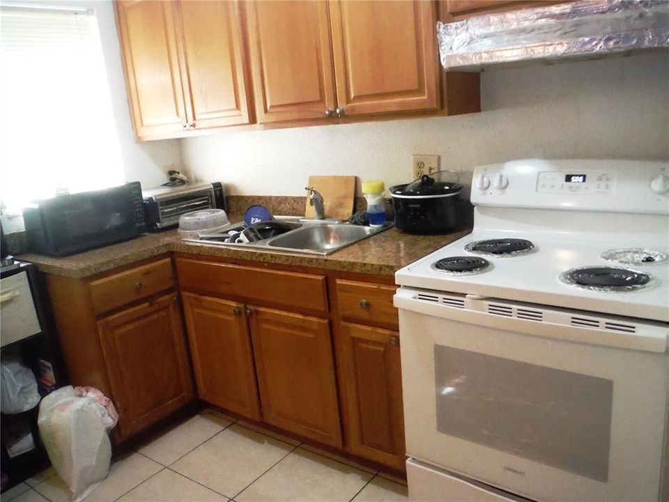 For Sale: $419,000 (5 beds, 0 baths, 1718 Square Feet)