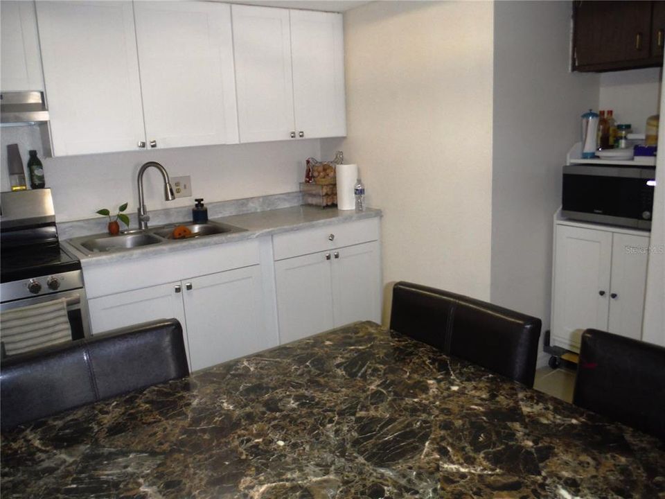 For Sale: $419,000 (5 beds, 0 baths, 1718 Square Feet)