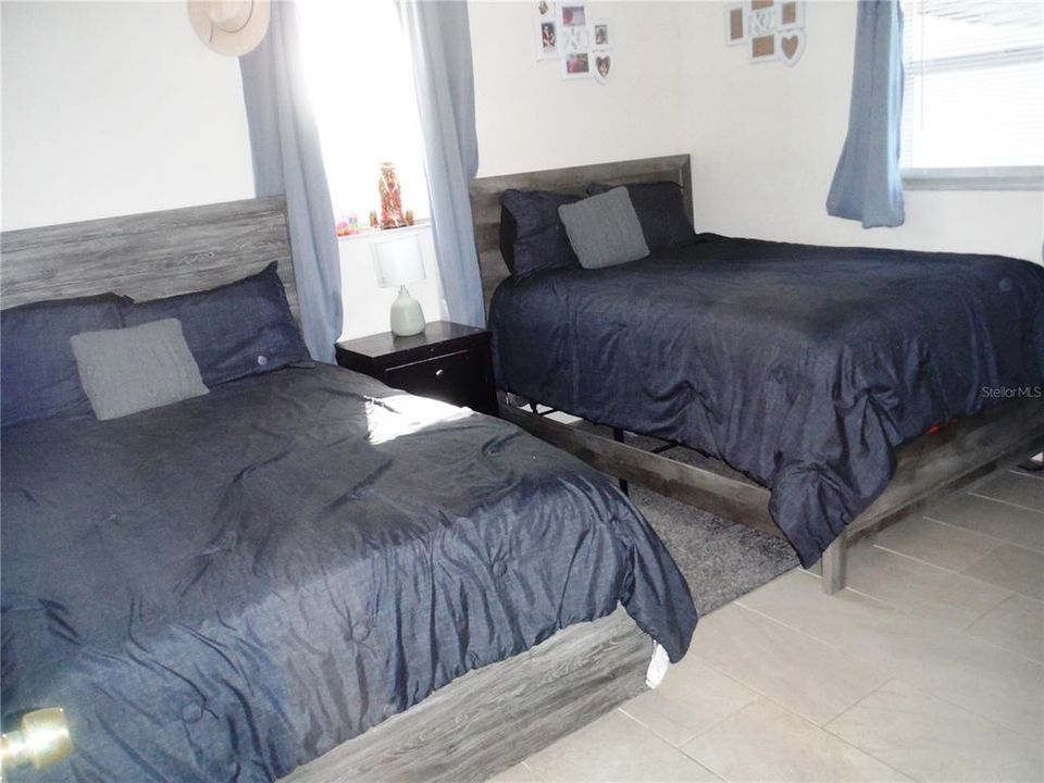For Sale: $419,000 (5 beds, 0 baths, 1718 Square Feet)