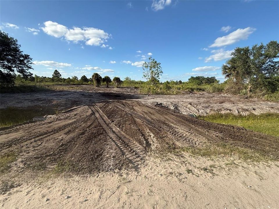 Activo con contrato: $29,900 (1.25 acres)