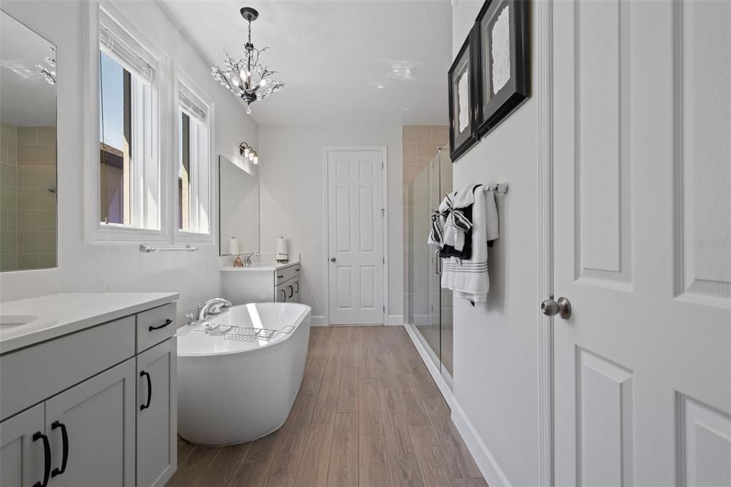 For Sale: $934,000 (5 beds, 4 baths, 3326 Square Feet)