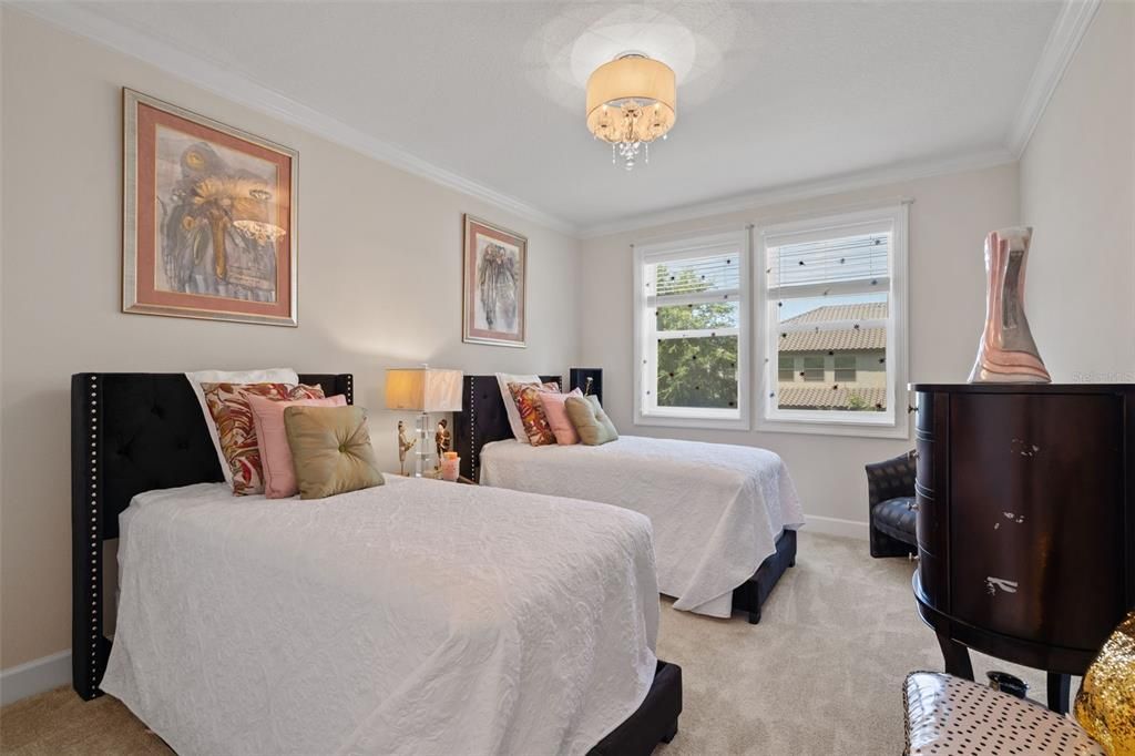 For Sale: $934,000 (5 beds, 4 baths, 3326 Square Feet)