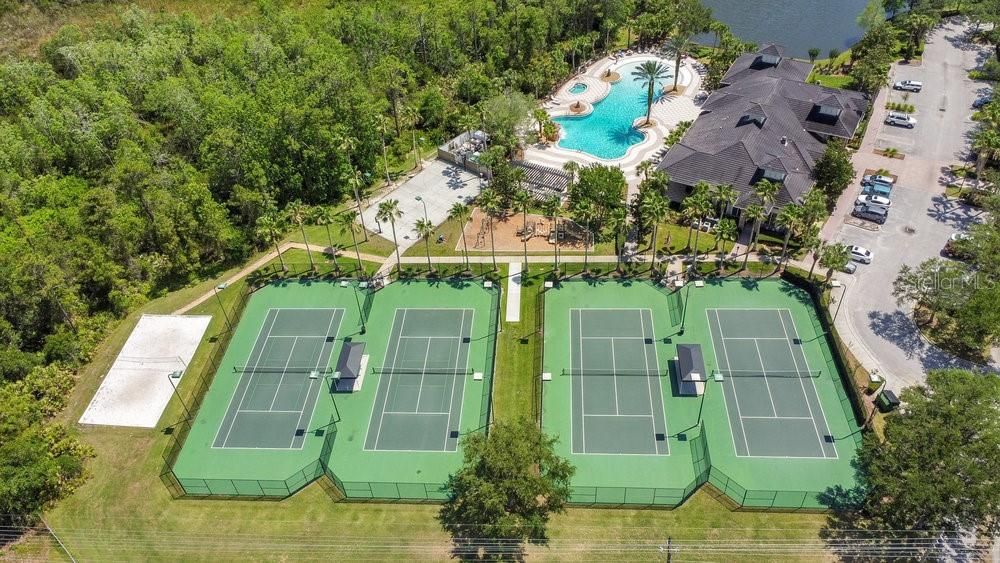 Activo con contrato: $825,000 (6 camas, 4 baños, 3583 Pies cuadrados)