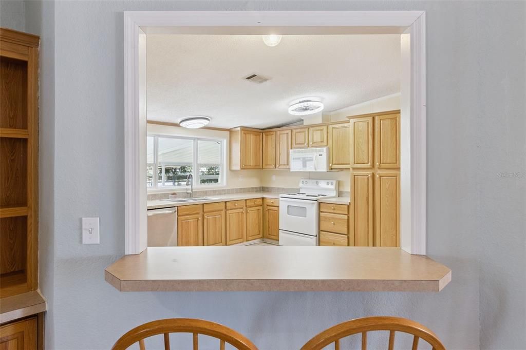 Activo con contrato: $259,900 (4 camas, 2 baños, 2280 Pies cuadrados)