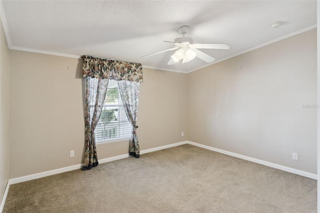 Activo con contrato: $259,900 (4 camas, 2 baños, 2280 Pies cuadrados)