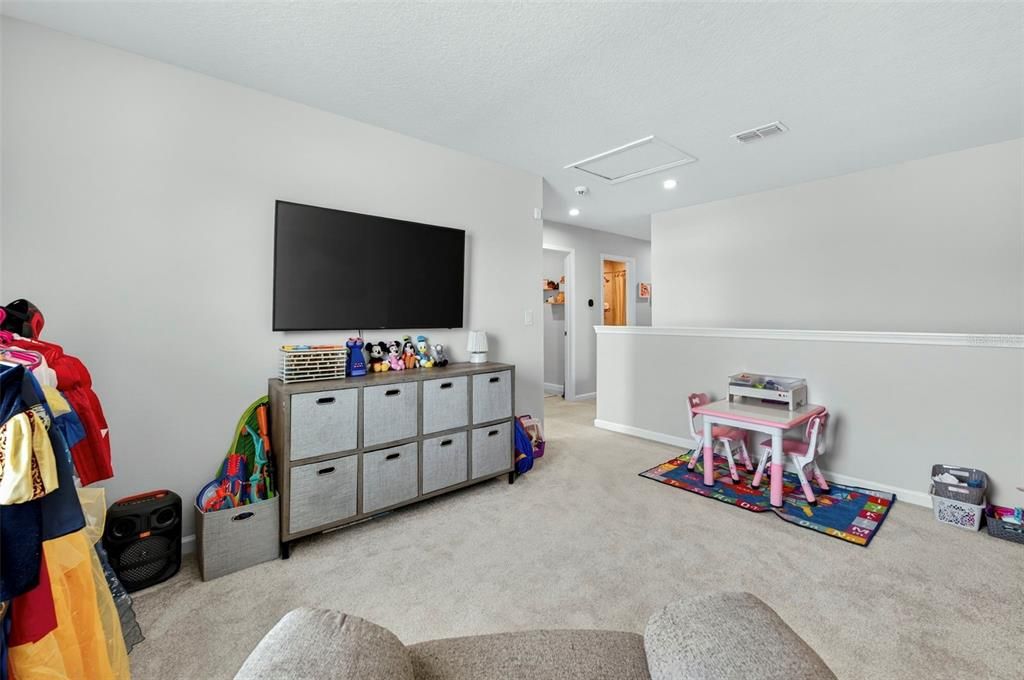 Active With Contract: $375,000 (3 beds, 2 baths, 1828 Square Feet)