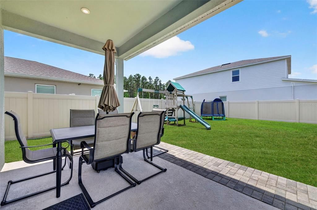 Active With Contract: $375,000 (3 beds, 2 baths, 1828 Square Feet)