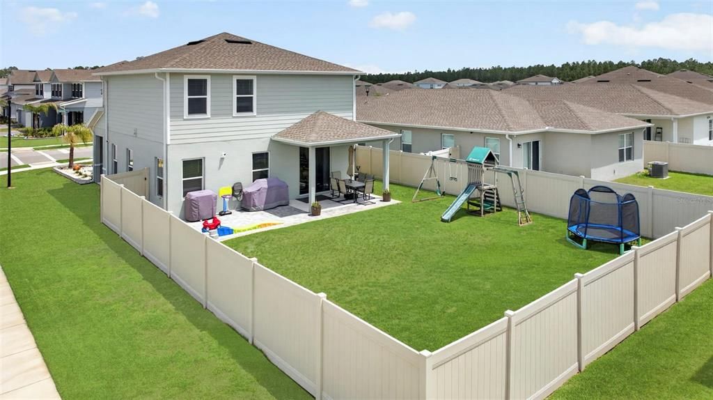 Active With Contract: $375,000 (3 beds, 2 baths, 1828 Square Feet)