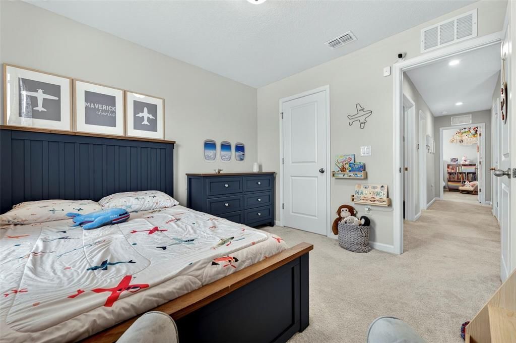 Active With Contract: $375,000 (3 beds, 2 baths, 1828 Square Feet)