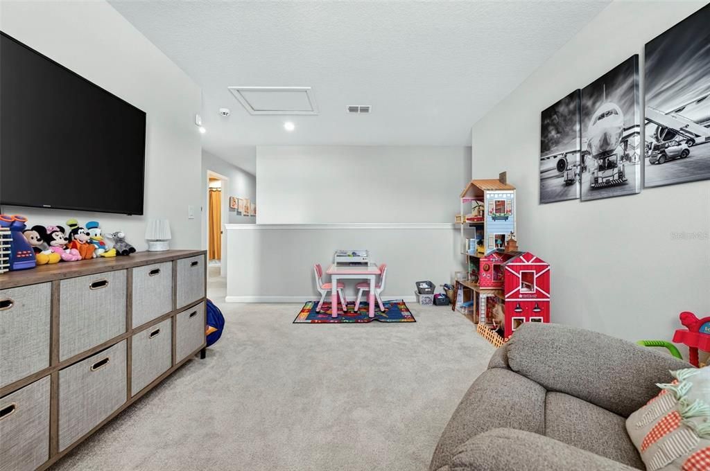 Active With Contract: $375,000 (3 beds, 2 baths, 1828 Square Feet)