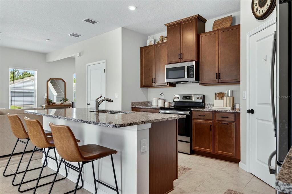 Active With Contract: $375,000 (3 beds, 2 baths, 1828 Square Feet)