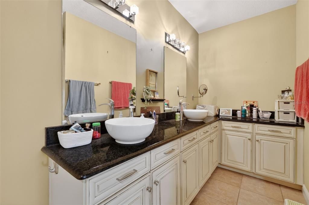 Active With Contract: $420,000 (2 beds, 3 baths, 2119 Square Feet)