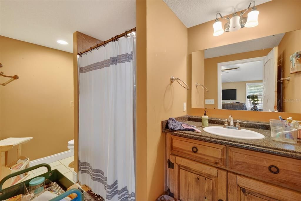 Active With Contract: $420,000 (2 beds, 3 baths, 2119 Square Feet)