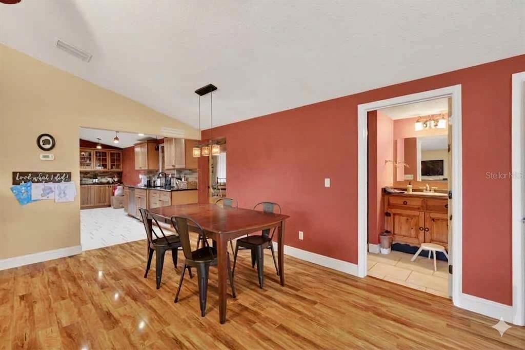 Active With Contract: $420,000 (2 beds, 3 baths, 2119 Square Feet)