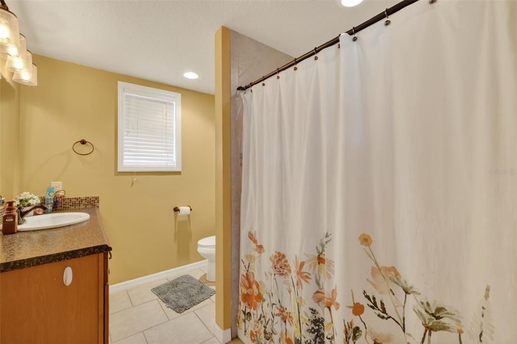 Active With Contract: $420,000 (2 beds, 3 baths, 2119 Square Feet)