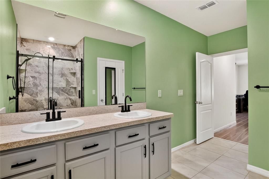 Active With Contract: $259,000 (3 beds, 2 baths, 1725 Square Feet)
