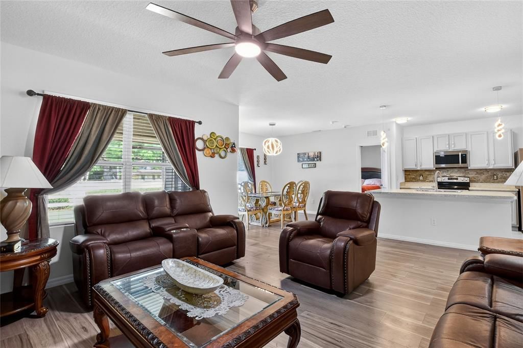 Active With Contract: $259,000 (3 beds, 2 baths, 1725 Square Feet)