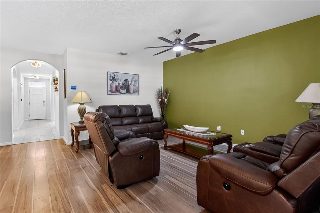 Active With Contract: $259,000 (3 beds, 2 baths, 1725 Square Feet)