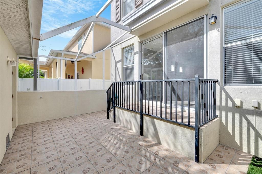 Activo con contrato: $2,800 (3 camas, 2 baños, 1537 Pies cuadrados)