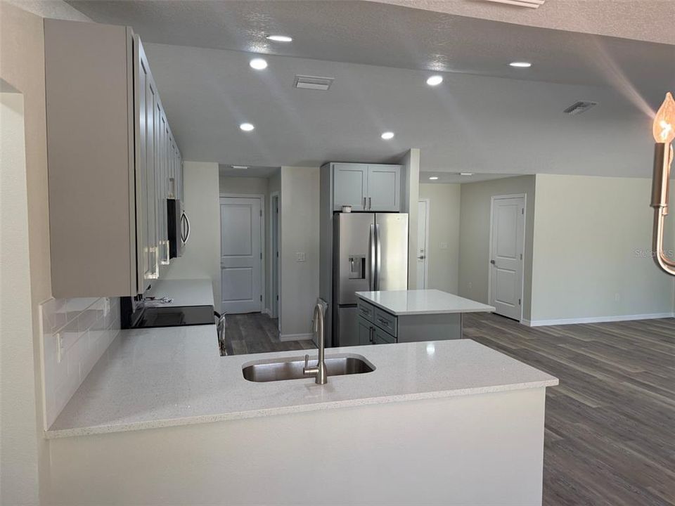 En Venta: $359,900 (3 camas, 2 baños, 1682 Pies cuadrados)