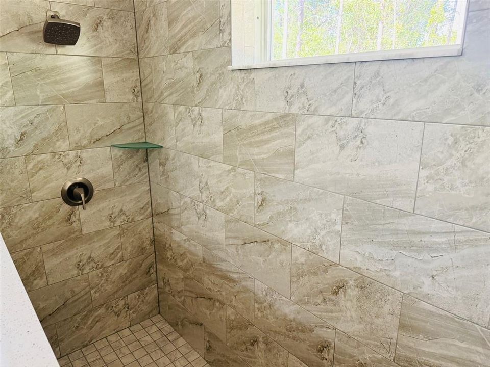 En Venta: $359,900 (3 camas, 2 baños, 1682 Pies cuadrados)