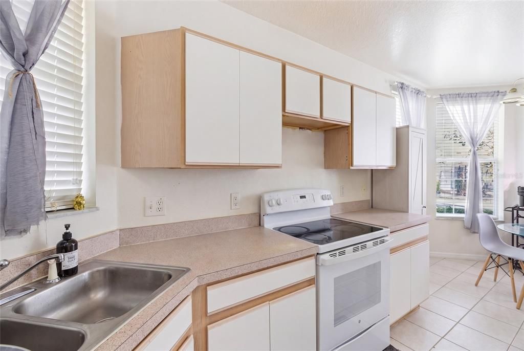 Active With Contract: $225,000 (3 beds, 2 baths, 1565 Square Feet)