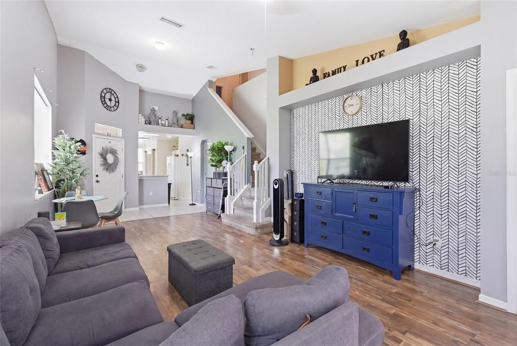 Active With Contract: $225,000 (3 beds, 2 baths, 1565 Square Feet)