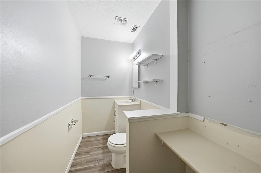 For Sale: $179,000 (3 beds, 1 baths, 1188 Square Feet)