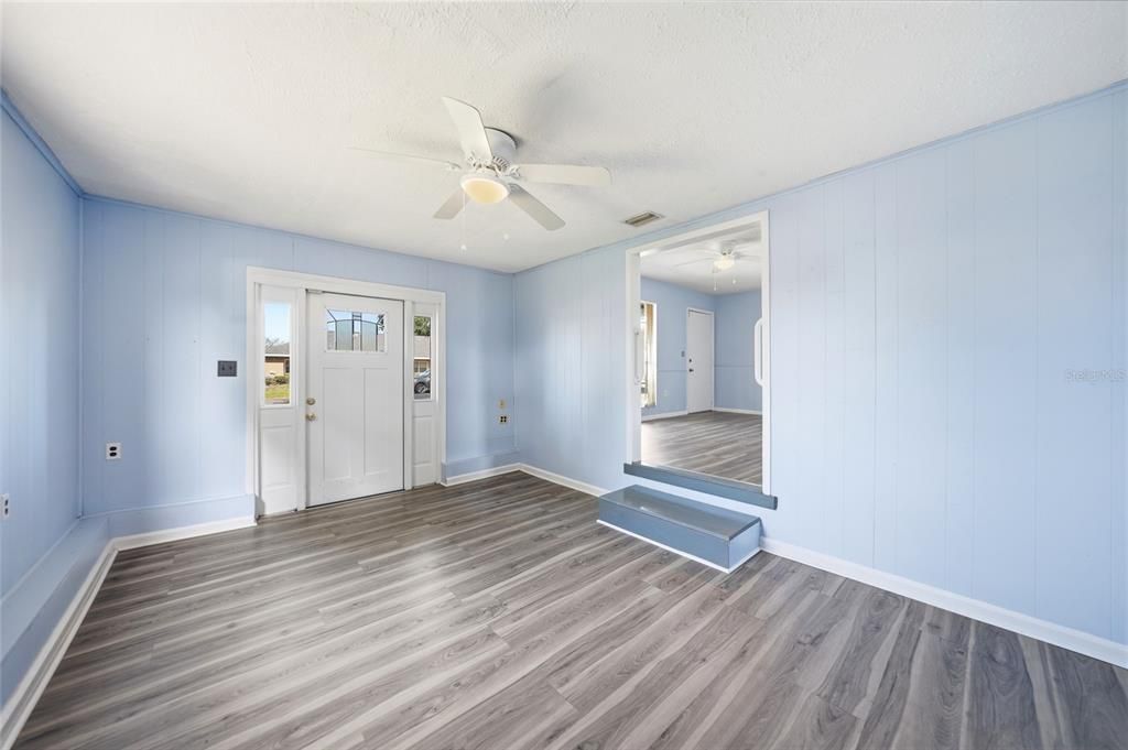 For Sale: $179,000 (3 beds, 1 baths, 1188 Square Feet)