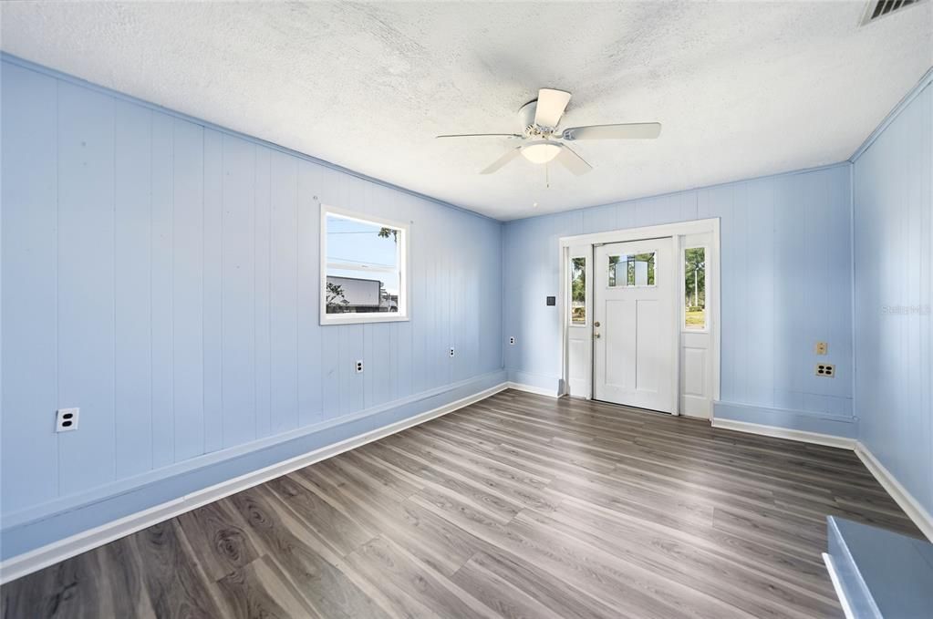 For Sale: $179,000 (3 beds, 1 baths, 1188 Square Feet)