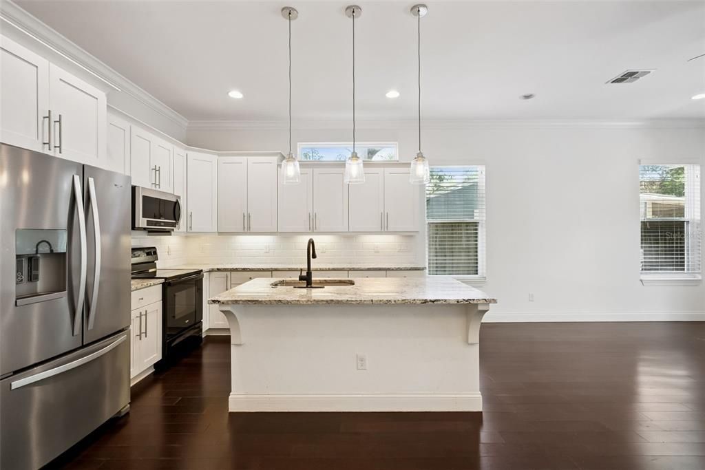 For Sale: $649,999 (3 beds, 3 baths, 2314 Square Feet)