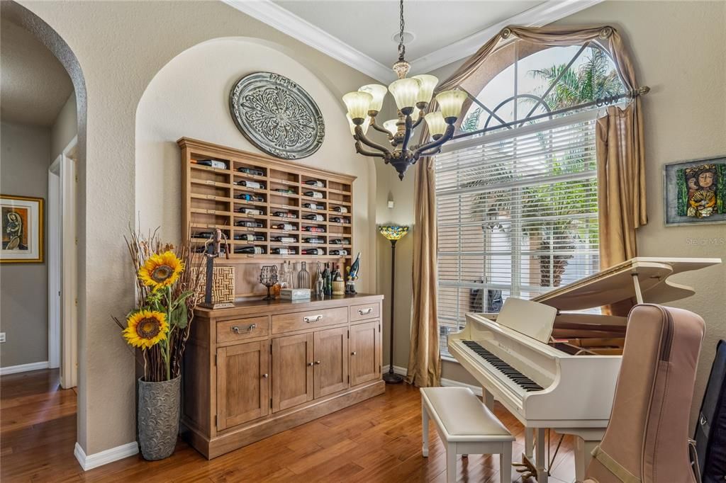Activo con contrato: $675,000 (4 camas, 3 baños, 3008 Pies cuadrados)