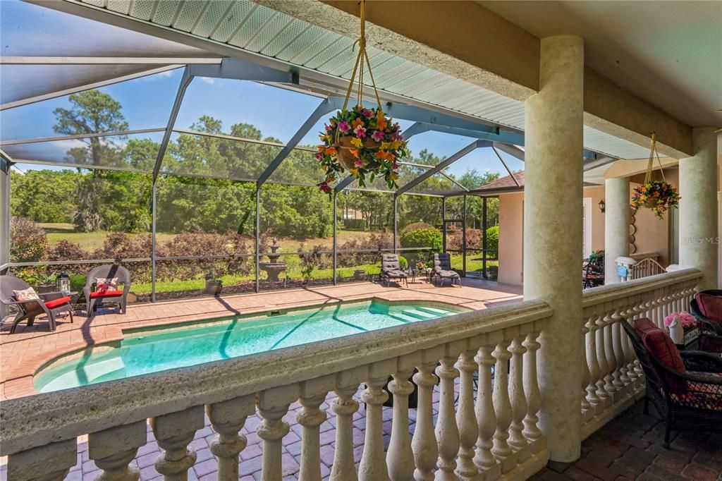 Activo con contrato: $675,000 (4 camas, 3 baños, 3008 Pies cuadrados)